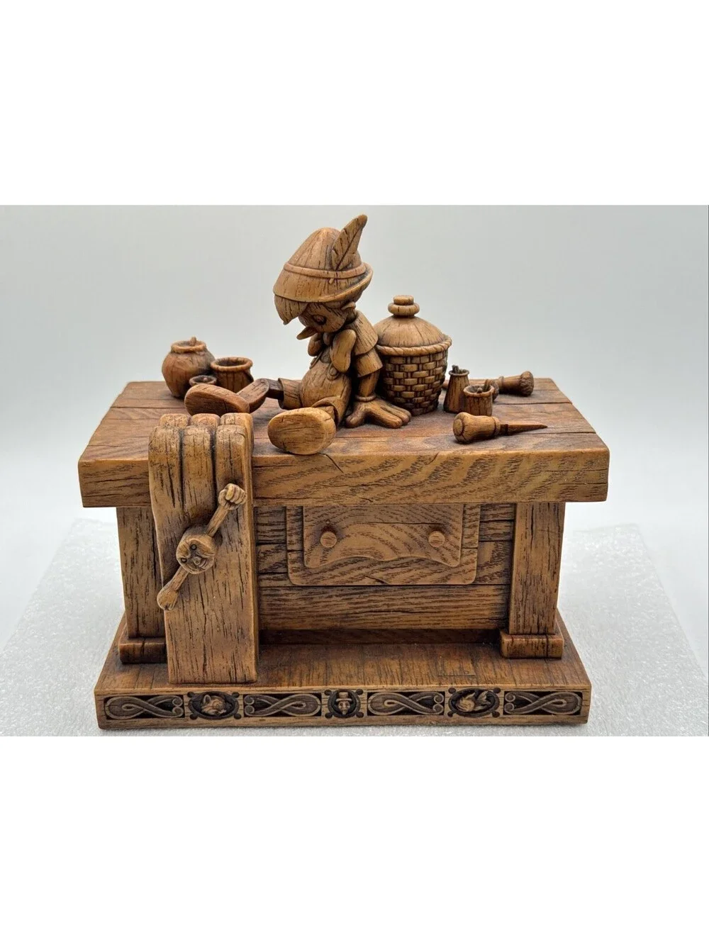 Disney Olszewski Pinocchio on Geppetto’s Workbench Heirloom Box Enesco 2008